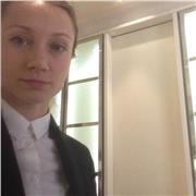 Docente della lingua francese impartisce le lezioni in presenza